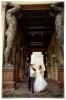 Места для свадебных прогулок в Санкт-Петербурге, Атланты, поддерживающие свод над ступенями Нового Эрмитажа, Миллионная улица дом 35