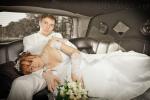 Фотосъемка в салоне свадебного лимузина