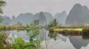 (&#26690;&#26519;&#38451;&#26388;&#36935;&#40857;&#27827;) Yulong River at Yangshuo - Guilin China – panorama