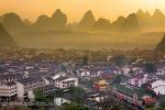 Yangshuo County (simplified Chinese: &#38451;&#26388;&#21439;; traditional Chinese: &#38525;&#26388;&#32291;;) is a county in Guilin, Guangxi Province, China