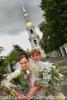На фото: молодожены Евгений и Евгения на фоне колокольни Никольского Морского собора в Санкт-Петербурге