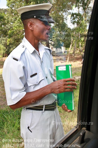 Африканский полицейский
