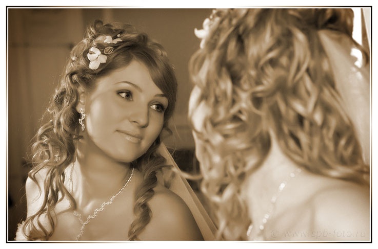 Невеста перед зеркалом