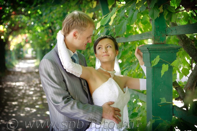 Свадебная фотосъемка в пригородах Петербурга