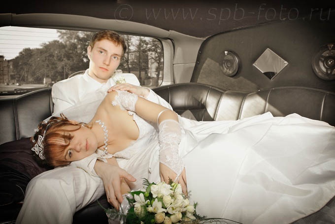 Фоторепортаж из салона свадебного лимузина
