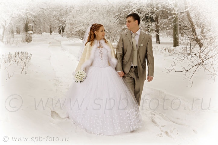 Свадебная прогулка в зимнем парке