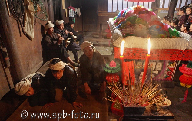 Погребальный ритуал Юго-Западного Китая, фото