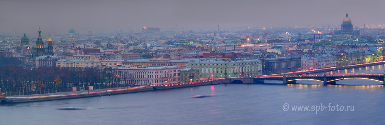 Санкт-Петербург, вид сверху, панорамная фотография центральной части города в вечернее время