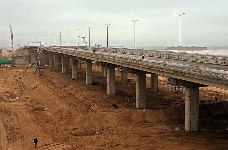 Автодорожный мост через судопропускное сооружение С-2  на КЗС, фото